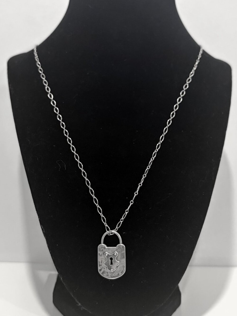 Mint Tiffany & Co. Sterling Silver Hammered Padlock Necklace on 24" Oval Chain